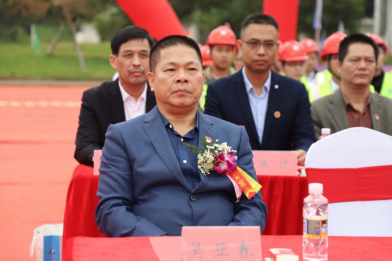 海建集团党委书记、董事长吴亚春出席仪式。.jpg