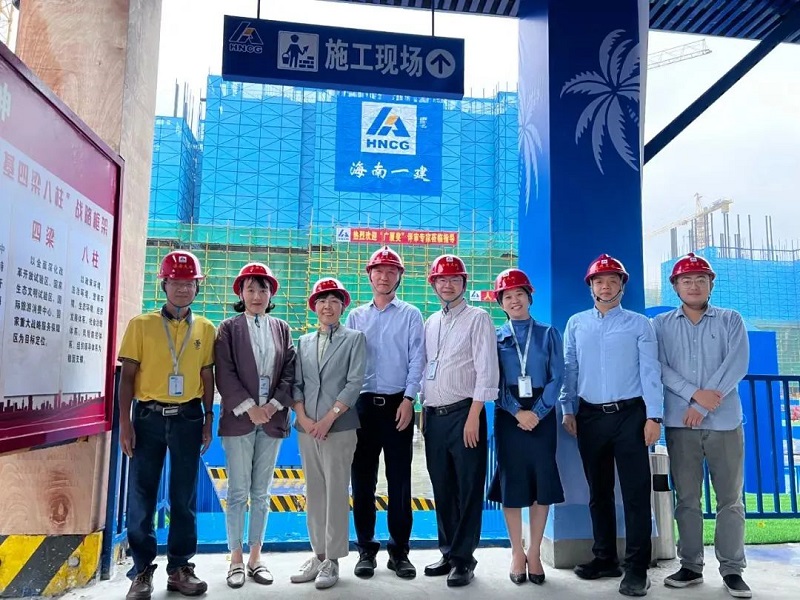 “广厦奖”评审专家现场考察省机关海府大院规划改造项目.jpg