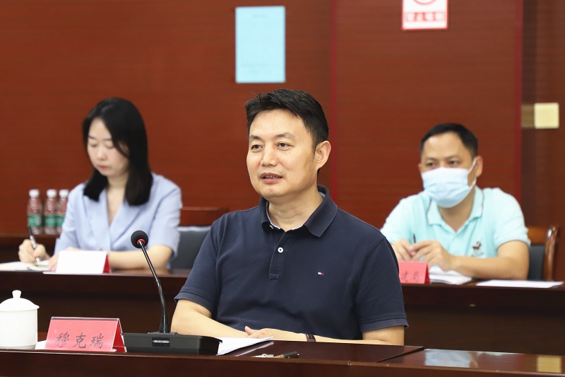 穆克瑞.jpg