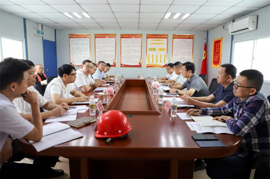 座谈会现场.webp.jpg