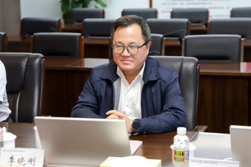 李晓刚.jpg