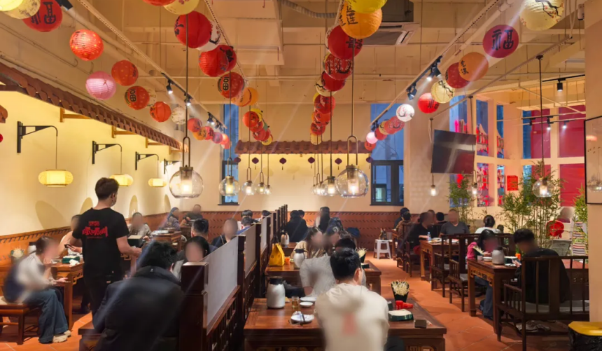 商城餐饮业态人气火爆.png