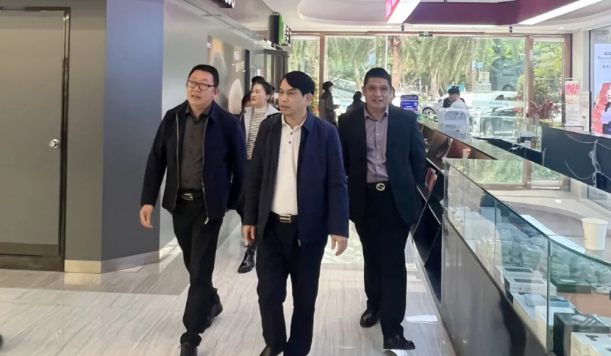 在海建商城走访调研.png