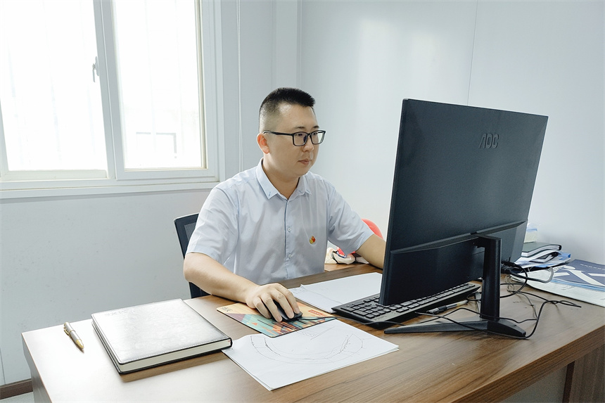 唐维.jpg
