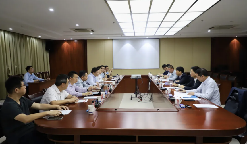 座谈会.png